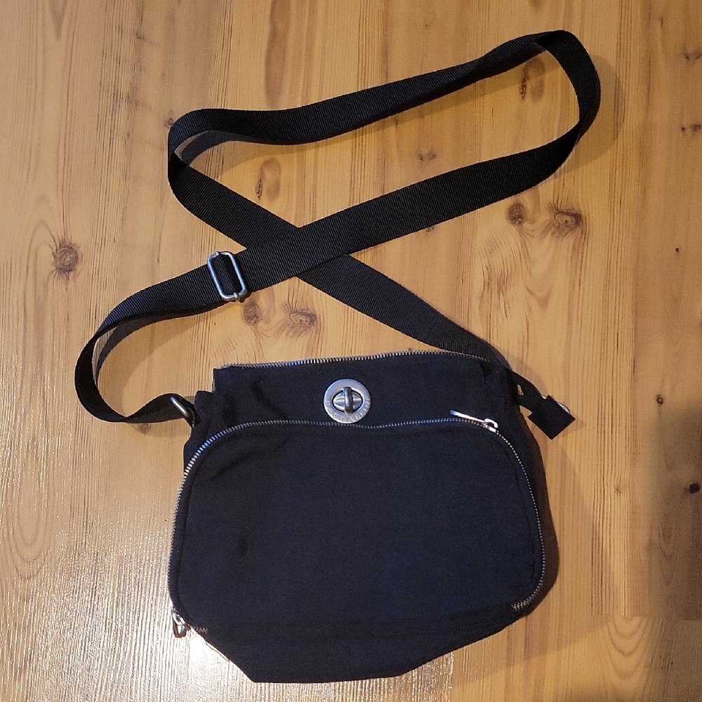 Baggallini black Crossbody Shoulder Bag - pristine condition